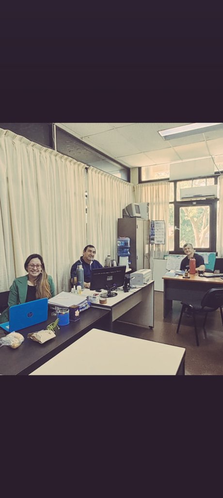 Del compromiso individual al esfuerzo de un equipo; permite que un equipo funcione; que una organización funcione. 

Trabajar y mantenerse juntos en EQUIPO es el éxito. Gracias por el día a día compartido. 
#VocalíadePersonal del Consejo  General de Educación