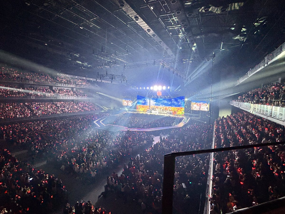 0kis2vip02's tweet photo. 昨日のぴあアリーナ
今日も拝めるなんて嬉しすぎ https://t.co/f9yctMGdFh