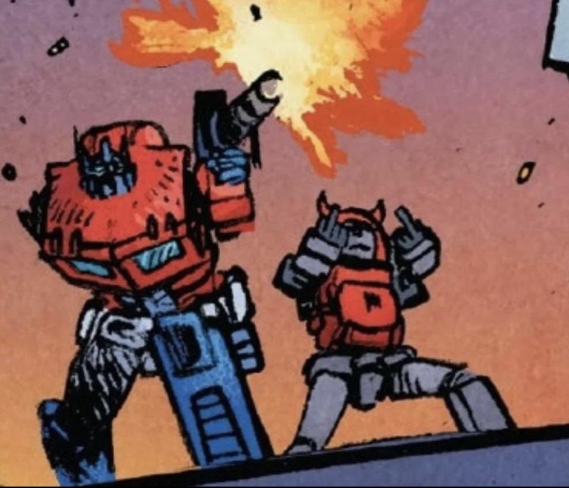 MastersThePen's tweet photo. Inspired by @ImageComics’s recent #Transformers comic, my custom Flame Toys Cliffjumper now can flip the double bird! https://t.co/X8qGAxZRk5