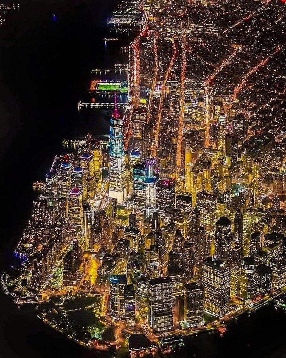 aestheticspost_'s tweet photo. New York by night. https://t.co/VAulSQt2k8