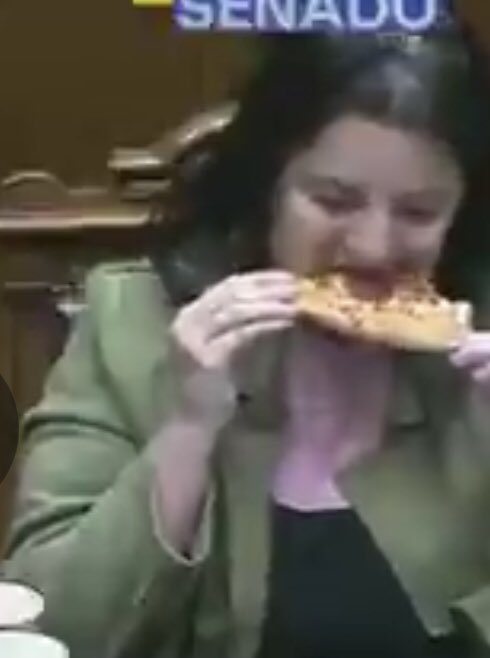 CataVelascoK's tweet photo. En cualquier trabajo serio, esta inepta estaría “despedida”
#ErrorDeCalculo
Solo US 4.400 millones ✊🏻 https://t.co/oAwVECnyNf