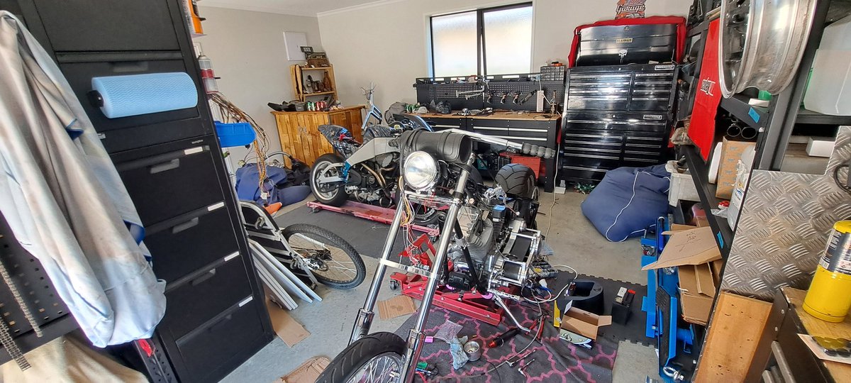 Thee Bike life n new Crypto nerd in me clash'n hard!! Definitely check out thee most hardcore degen project n web3!!
Cro CRO #CRONAN!!
🤘🏽💀🎸