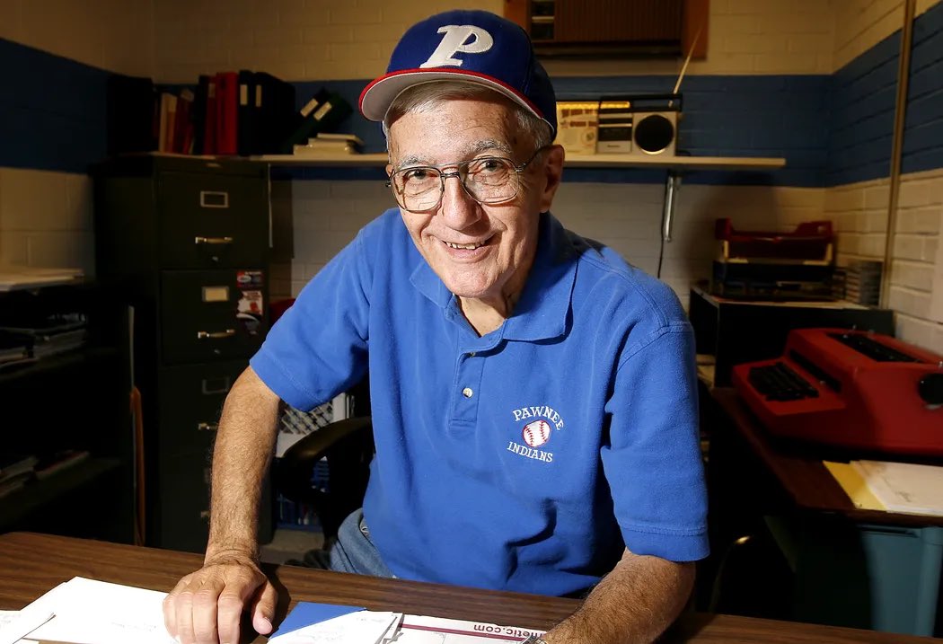 je2er_Fan's tweet photo. The gym I grew up playing in now has a name. The Pawnee HS gymnasium is now known as SMARGIASSI GYMNASIUM. Named in honor of my dad, Don Smargiassi, for his 62 years of service to the district. He would have been so honored by this. Thanks to the administration and board at PHS. https://t.co/6VWtUinJl1