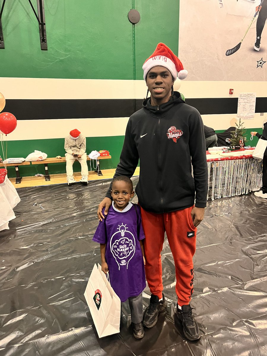 Had a great time helping out with Ezekiel and the rest of <a href="/BGCDallas/">BGCDallas</a> with <a href="/DuncanvilleBB/">Duncanville High School Boys Basketball 🏀</a>
