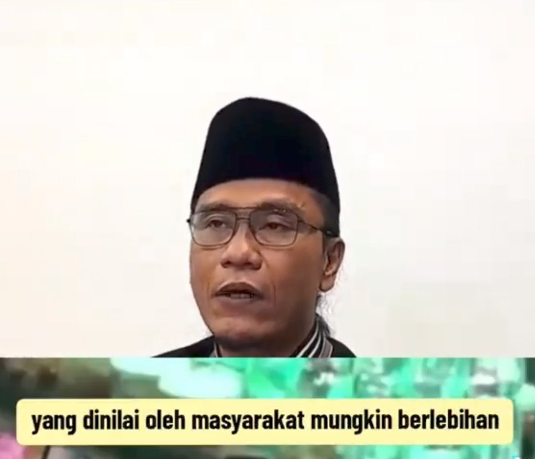 Yg dia nilai selalu pas dan benar sesuai isi kepalanya.
