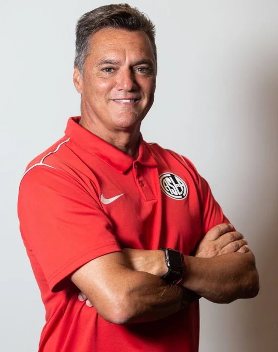 “Los dos que van a manejar el fútbol juvenil son de Boca. Al presidente del fútbol amateur quizás no le interesa, a mí sí. Me interesa que la gente del club sea de #SanLorenzo.

El sentido de pertenencia se ve que para algunos no importa”.

🗣️ Hernan San Martín en <a href="/universociclon/">UNIVERSO A Z U L G R A N A</a>