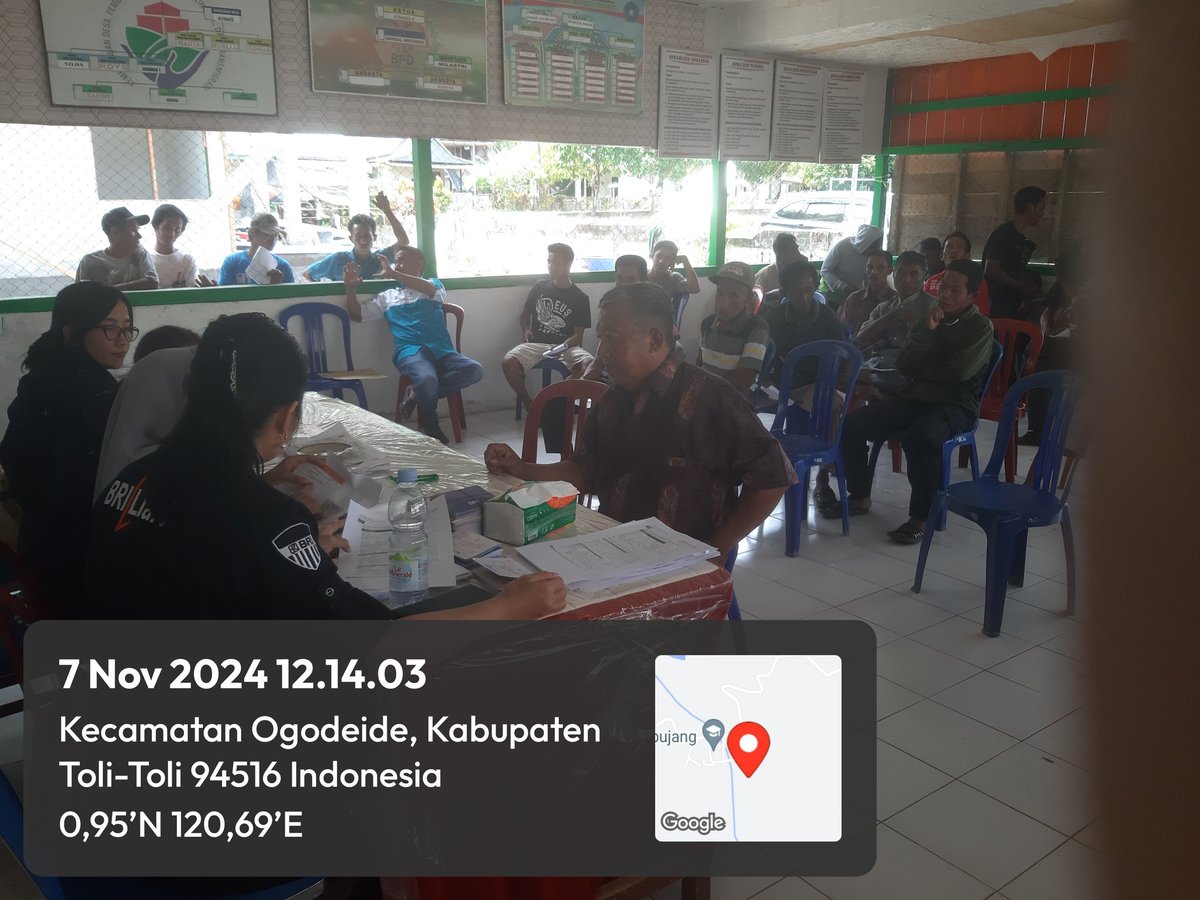 SenolinggiW's tweet photo. Kamis (07/11), Veny Senolinggi, LuhKan Kab. Tolitoli, bersama Tim Bank BRI unit dan penyuluh perikanan menyalurkan KUSUKA kepeda nelayan di Kec. Ogodeide 
#Luhlapor
#Tolitoli
#LuhkanSatminkalBitung https://t.co/ZFQLrSZTWE