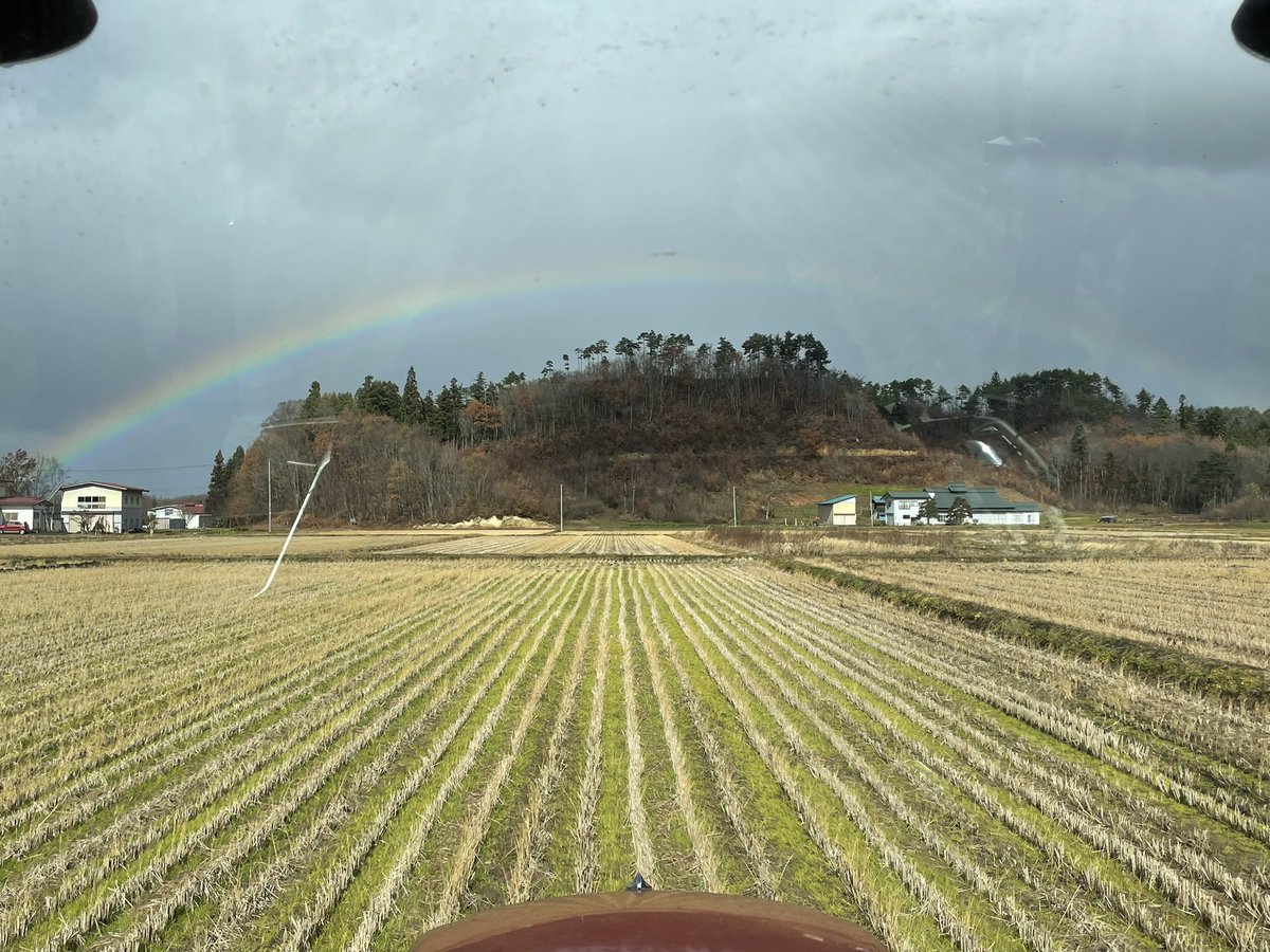 over the rainbow
雪が降る前に溝切り終わらせねばーー