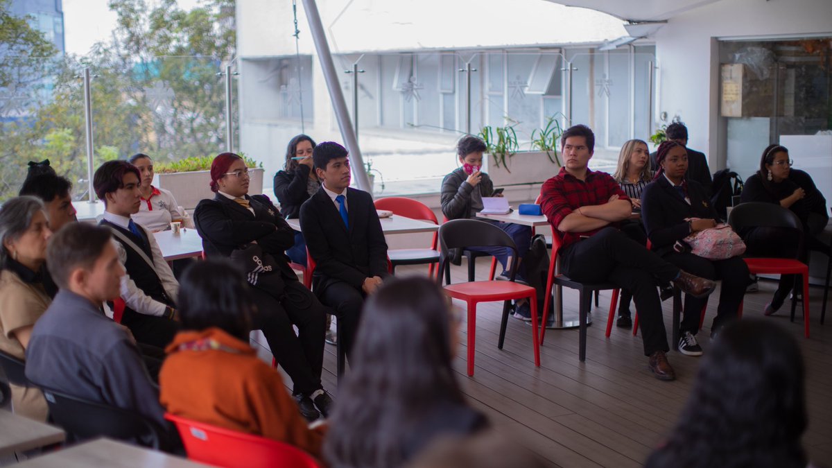 easoto09's tweet photo. El pasado 2 de Diciembre, en el Centro de Servicios Financieros, se llevó a cabo la Reunión de Representantes de los Centros de Formación de la Regional Distrito Capital. 🤝 https://t.co/wb1yLisbQK