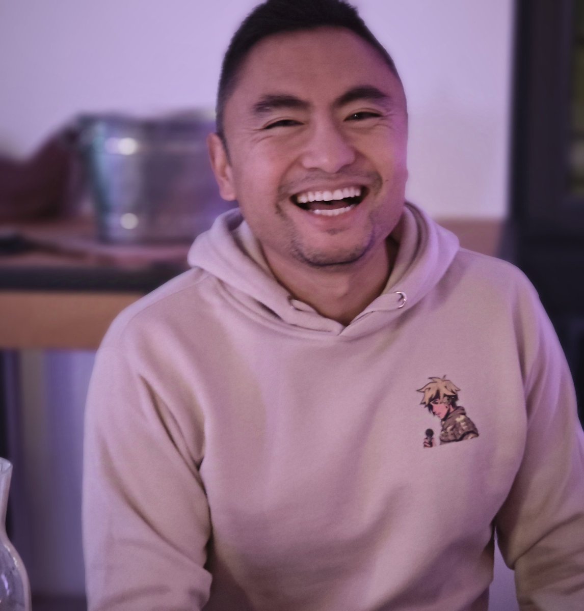 heyroyr's tweet photo. and just like that 

feeling SUPER with my @Azuki hoodie designed by @mononomads at Solana Dinner hosted by @_patti_russ @carlosnoriega 

and WE ARE THE HIGH TECH PEOPLE  @tamarincrypto @TediumCrypto 💯😂

MY 2025 MANTRA: LAUGH HARDER AND SURROUND WITH GOOD PEOPLE WHO DESERVE YOU❤️ https://t.co/UnIJ5RmRgs