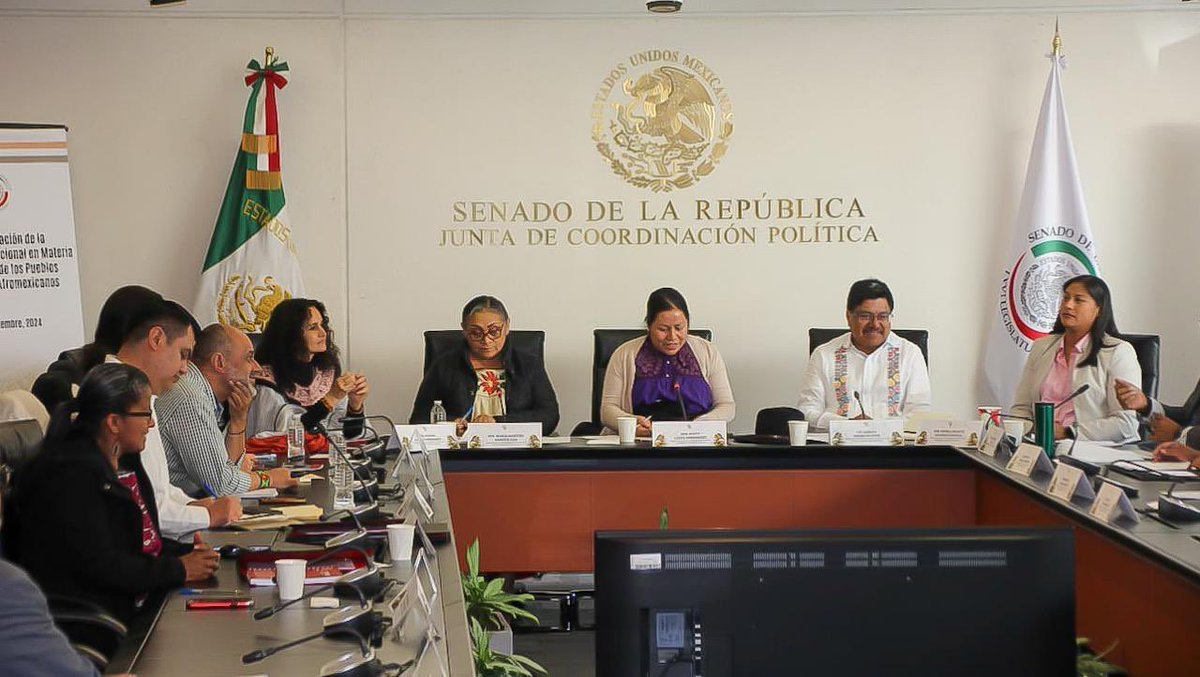 DEELAYUUK's tweet photo. Cumpliendo el encargo de la Presidenta de México, Dra. Claudia Sheinbaum Pardo (@Claudiashein), hoy firmamos el Convenio de Coordinación con la Comisión de Pueblos Indígenas y Afromexicanos del Senado de la República (@senadomexicano).

En un espíritu de colaboración republicana, avanzamos juntos en la elaboración de la propuesta de Ley General de Derechos de los Pueblos Indígenas y Afromexicanos y la armonización del ordenamiento jurídico mexicano.

Agradezco a la Senadora Edith López Hernández y a la Lic. Ernestina Godoy (@ErnestinaGodoy_), nuestra Consejera Jurídica, por esta noble labor de construir por primera vez una Ley en la materia, a 200 años de existencia del Estado mexicano.