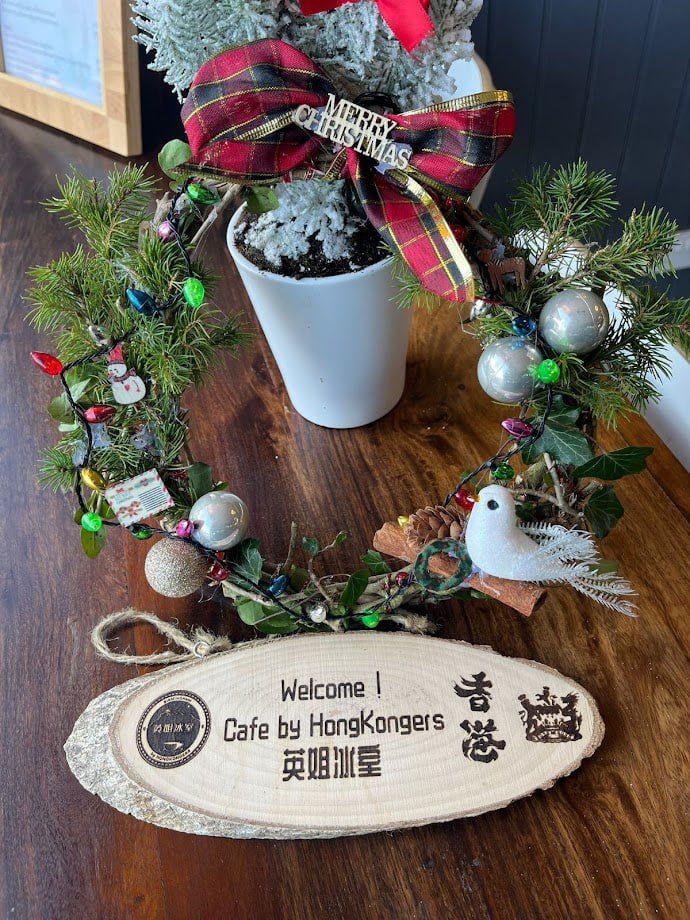 🎄 Christmas Handicraft Class 🎄

Join us in Birmingham to make festive wreaths &amp; cards!

📅 15/12/2024 (Sun)
⏰ 3:00–4:30pm
📍 Cafe by #HongKongers, 1140 Warwick Rd, B27 6BL
💷 £10/person

📲 Register: WhatsApp +447751141253
Deadline: 14/12/2024

#ChristmasCrafts #Birmingham