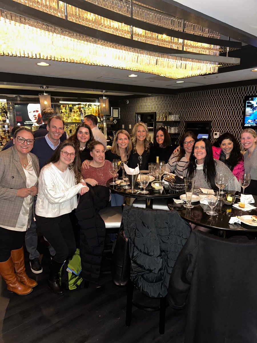 ConceptsComm's tweet image. Last night, our team stepped away from the desks and enjoyed a fantastic happy hour together! It was a great opportunity to unwind, share some laughs, and strengthen our bonds. Cheers to more amazing moments like these! 🍻