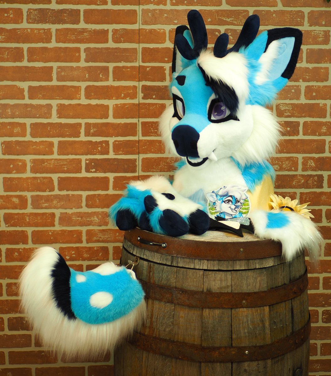 Tundra the fanged deer partial fursuit! Come see them at MFF at our table!

They come with:
Removable eyes, 2 sets of eyelids, 1 removable tongue, 3 hair styles, traditional badge, collar, belt, balaclava, 2 brushes, care sheet, swatch sheet, and your choice of fursuit spray.