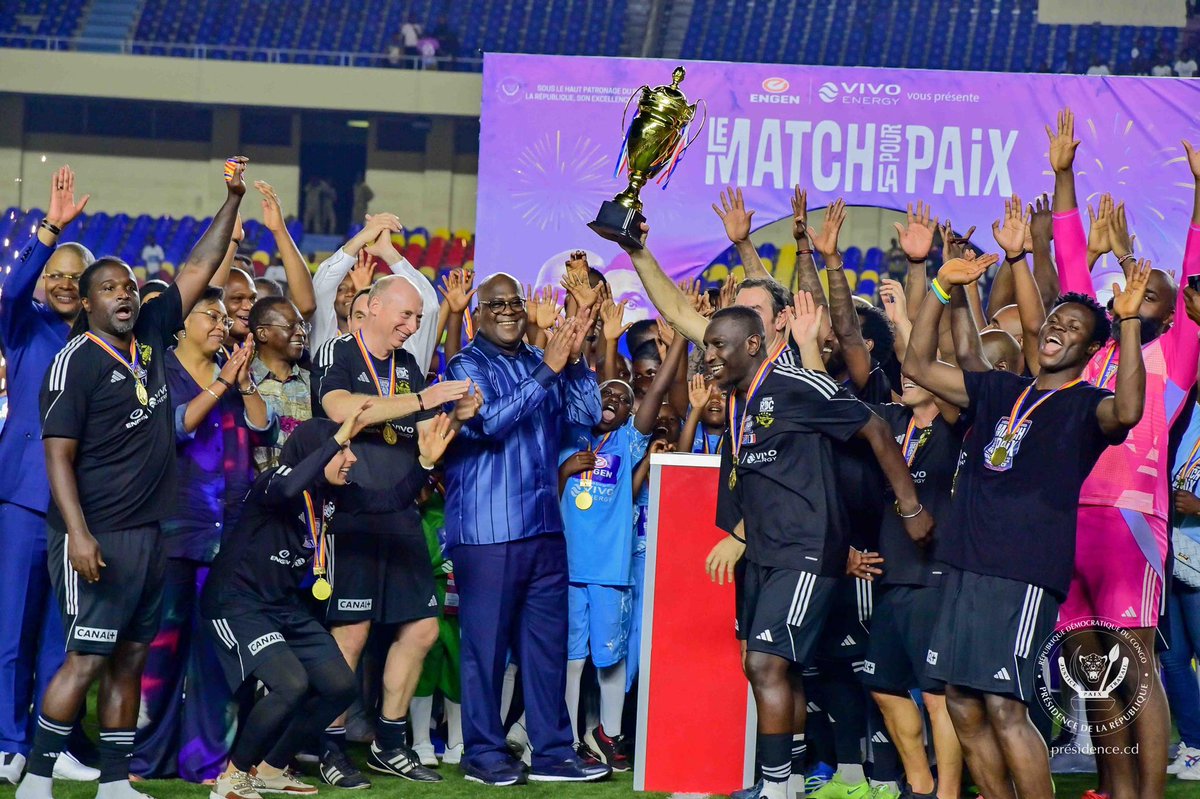 Présidence RDC 🇨🇩 (@presidence_rdc) on Twitter photo #Football - #Paix - #RDC | Ce mardi au Stade des Martyrs, à #Kinshasa, le Président Félix Tshisekedi a participé au « Match pour la paix » organisé en faveur des enfants victimes de la guerre dans l'Est du pays. Cette rencontre sportive caritative opposait la sélection de la « #Football - #Paix - #RDC | Ce mardi au Stade des Martyrs, à #Kinshasa, le Président Félix Tshisekedi a participé au « Match pour la paix » organisé en faveur des enfants victimes de la guerre dans l'Est du pays. Cette rencontre sportive caritative opposait la sélection de la «