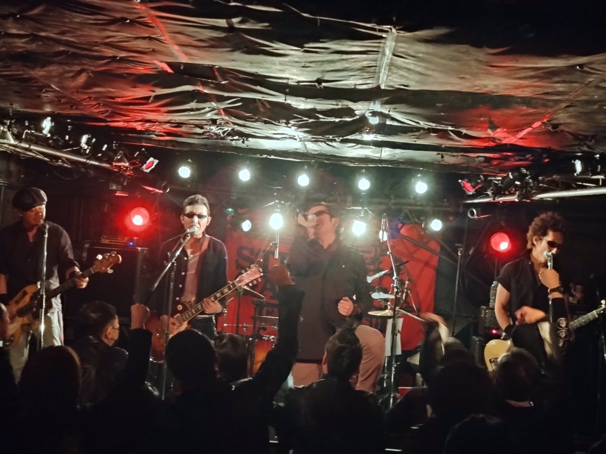 GaspersSti46864's tweet photo. thanks！shelter！
special thanks !the strummers!!!!!
#the strummers
#stinkgaspers
#shelter https://t.co/Dee6qW5QPT