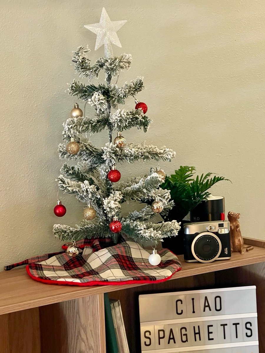 valentino tweet media