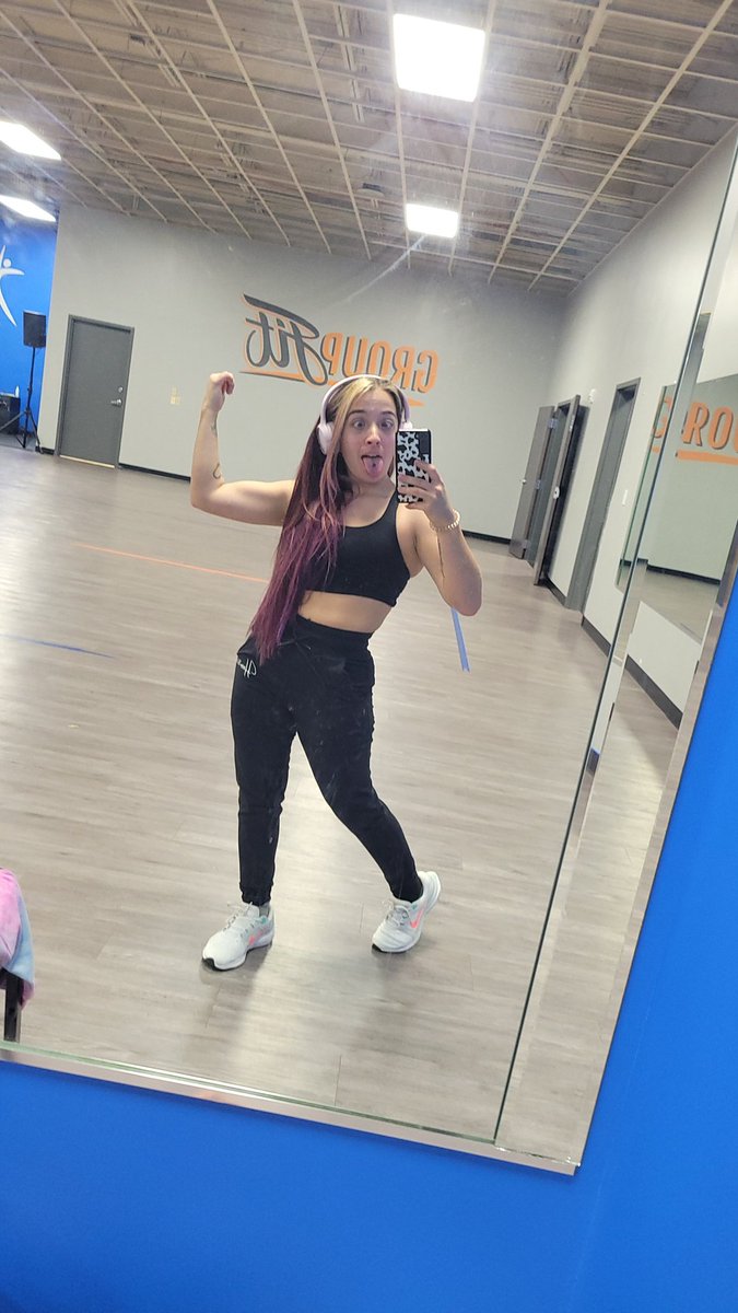 funsizedbrat98's tweet photo. Happy tongue on your abused Tuesday,  you know what I mean #fitmom #milf #nasty #tatted #gymlife #Tuesday #2024 https://t.co/Q2WJDBaP5Z