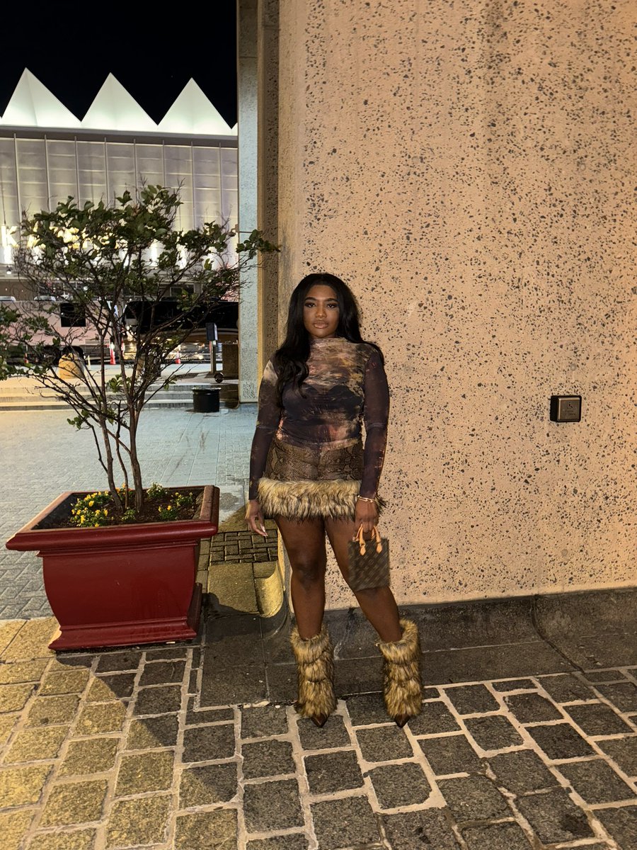 _ambbb's tweet image. hard to stay sane f*cking with a pretty sag♐️