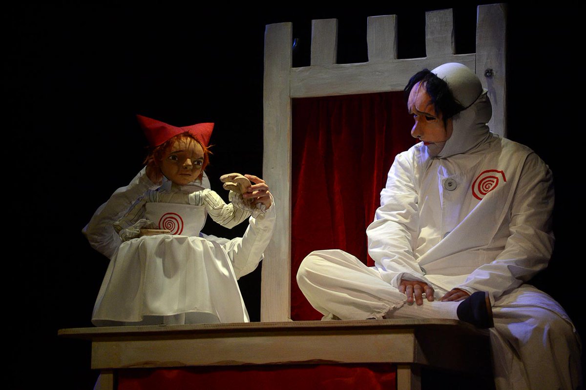 SistemaCreacion's tweet photo. ¿Conoces la historia de Hamlet? La artista escénica @anah_herrera (CE) te invita a "Rotten Hamlet", obra que transforma la tragedia en una farsa que atrapa al público joven.

5 y 12 de diciembre
Centro Revueltas. Calle Independencia 110, zona centro, #Durango

@cultura_mx https://t.co/OmCwcrpaSH