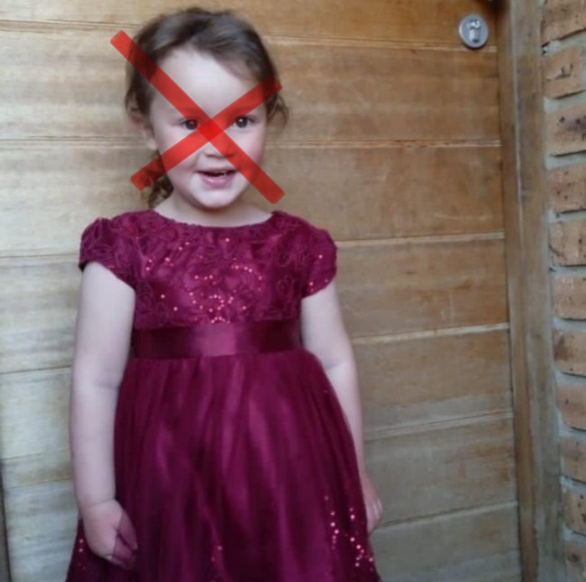 SeeRacists's tweet photo. ‼️A MOTHER R*PED AND DROWNED 4 YEAR-OLD STEP-DAUGHTER 

Amber Hughes faces a charge of m*rder after she drowned her four-year-old stepdaughter Nada-Jane Therèse Challita after a telephone argument with her father ☎️ 

"You broke my heart, I'm going to burn yours," were the last words Elie Challita heard from his 23 year old girlfriend, Amber Hughes, before she r*ped and drowned his four-year-old daughter, Nada-Jane.

Elie Challita had left Nada-Jane at home in Jhb with Hughes, a nursery school teacher,  while he went house hunting in Polokwane.

During the day she called him in a rage after discovering he'd been chatting with other women on WhatsApp. 

She accused him of being unfaithful and threatened to destroy everything he loved.

After trying and failing to get hold of her, the desperate father called a friend who rushed to his home where the friend found Hughes in the lounge with cuts on her wrists. 

When he asked where Nada-Jane was, she pointed to the bathroom. 

The little girl’s body was found floating in the bath.  She was rushed to hospital but had already passed away. 

Hughes will be facing two charges of r*pe and one of m*rder.