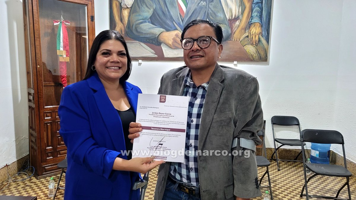 blogdelnarcomex's tweet photo. Localizan descuartizado y con un Narcomensaje a Heriberto González, Tesorero de Zinapécuaro, Michoacán, funcionarios están en la nómina del Grupo X que hicieron alianza con El Marro, Jordan Reyes García, su presidente Municipal, se ríe, niega hechos de violencia, que el CJNG lo está cazando y ordeno no revelar el Narcomensaje (Información en el enlace) https://t.co/lmhkipkHcU