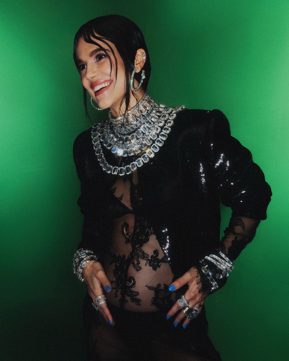 PortalRanu's tweet image. "Celebrando o fim de ano com @swarovski, em uma verdadeira Festa dos Sonhos, e um bate papo super gostoso com @ellebrasil. Leia mais em elle.com.br 🖤 " 

📸 Manu Gavassi via Feed