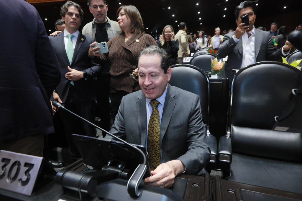 eruviel_avila's tweet photo. Para proteger la salud de las y los mexicanos, hoy en la @Mx_Diputados aprobamos, desde la Constitución, prohibir: a) la producción, distribución y comercialización de vapeadores y cigarrillos electrónicos; y b) el uso de sustancias tóxicas como el fentanilo, que ponen en riesgo, principalmente, a nuestra juventud.

Vamos por una juventud sana, fuerte y con oportunidades, lejos de las adicciones que destruyen vidas y familias.