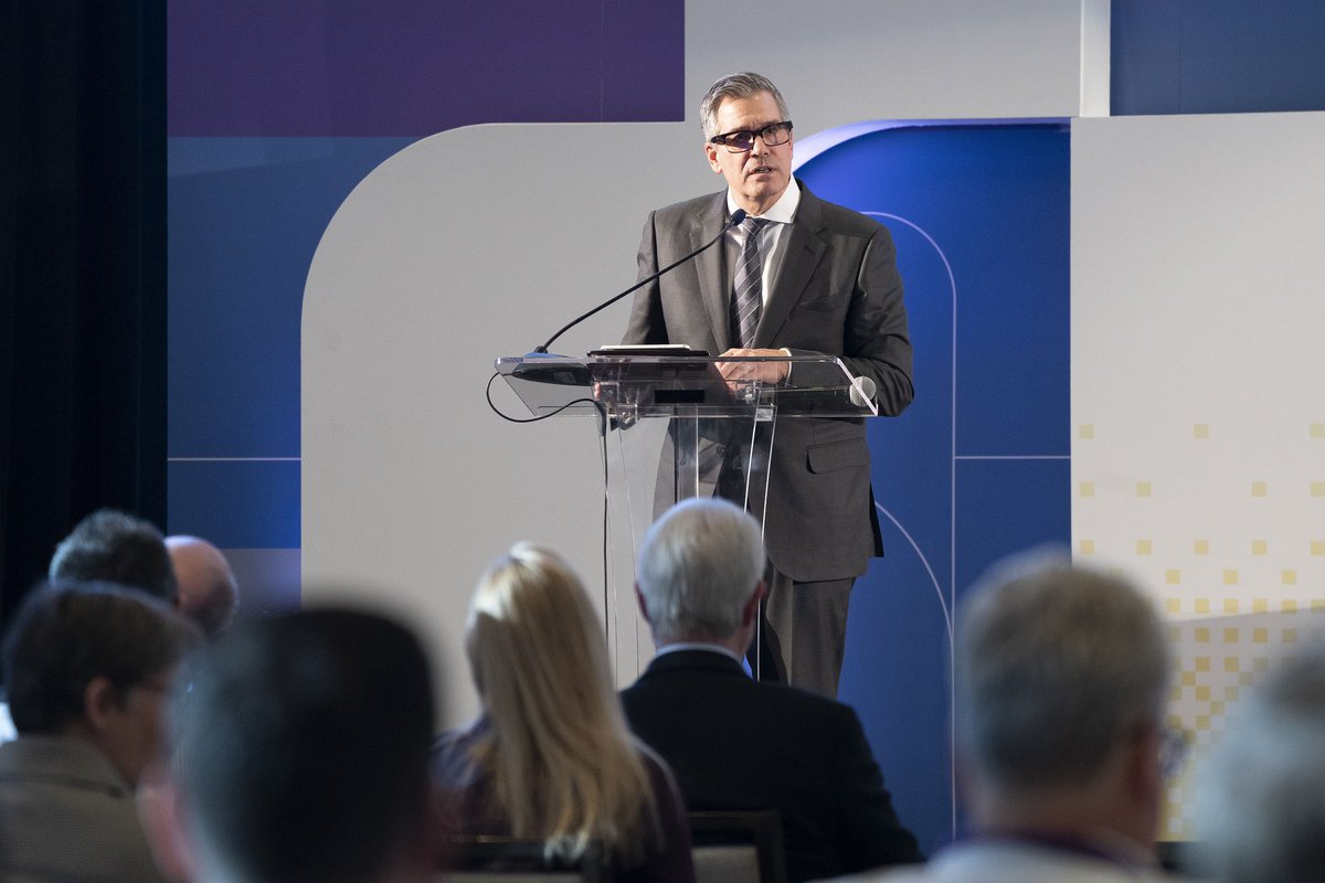 autosinnovate's tweet image. John Bozzella wraps the #Merge24 →
 
“Around the world, there is fierce competition for a healthy, competitive auto industry.
 
It is THE prized asset among nations.” #autoinsights