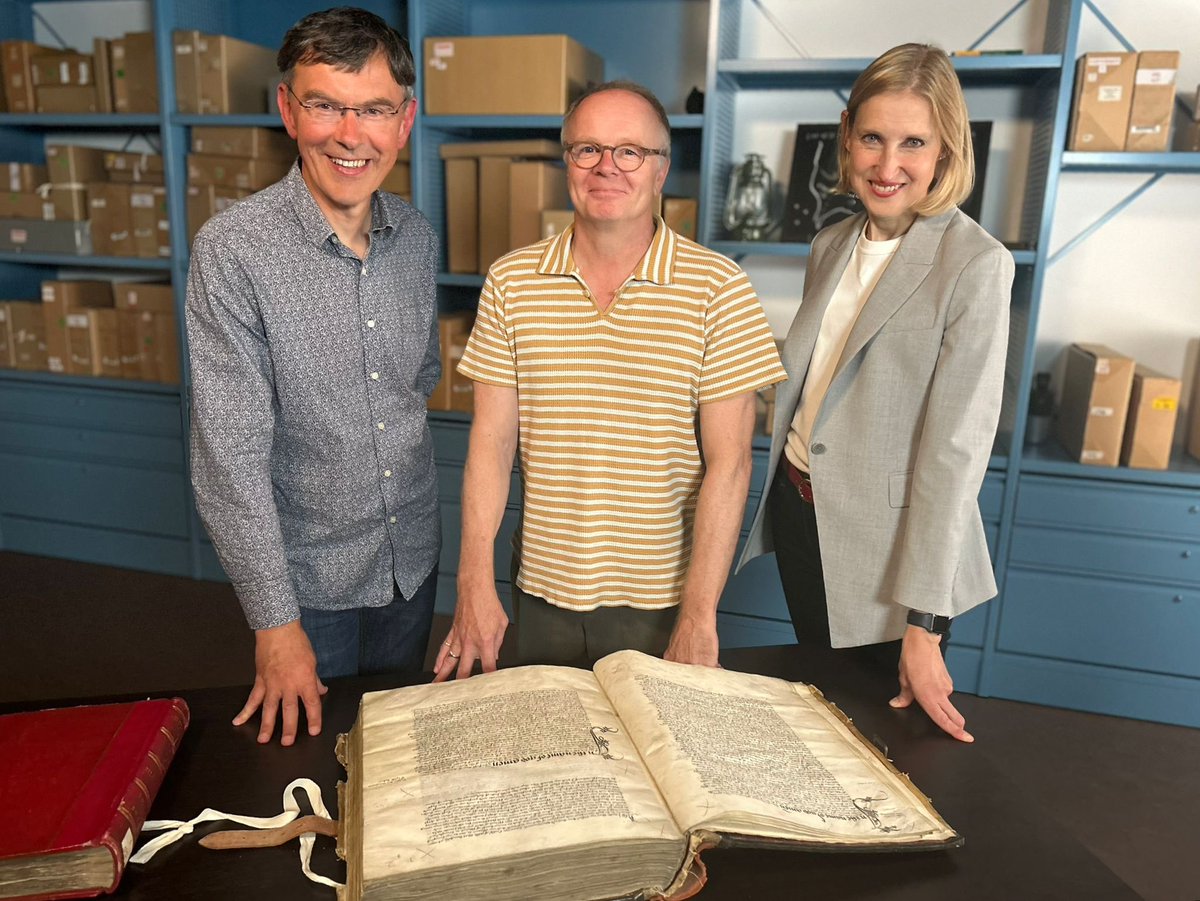 Dr Owen Emmerson (@drowenemmerson) on Twitter photo I just loved the brand new #PrincesintheTower documentary this evening. Prof <a href="/TracyBorman/">Tracy Borman OBE</a> & <a href="/Jason__Watkins/">Jason Watkins</a> make such a wonderful and compelling team. I cannot wait to see where this debate heads next. Brava ❤️👑 I just loved the brand new #PrincesintheTower documentary this evening. Prof <a href="/TracyBorman/">Tracy Borman OBE</a> & <a href="/Jason__Watkins/">Jason Watkins</a> make such a wonderful and compelling team. I cannot wait to see where this debate heads next. Brava ❤️👑