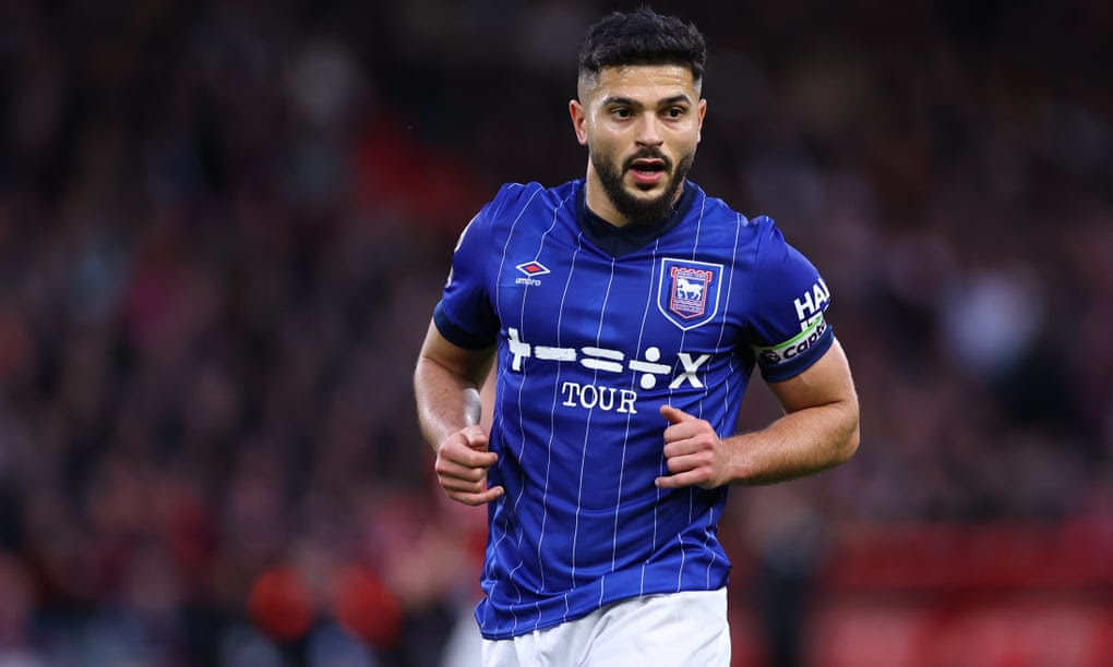 aguleed_kick's tweet image. Inclusivity vs. personal beliefs: Should players be required to wear symbols that conflict with their faith? The #RainbowLaces debate shows the complex balance between respect and representation in football. #PremierLeague #SamMorsy #MarcGuehi