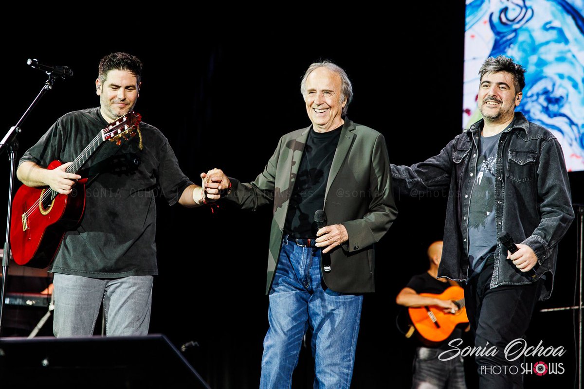 El concert #BarcelonaAmbValència omple el <a href="/PalauSantJordi/">Palau Sant Jordi</a> de solidaritat i música
Prop de 15.000 persones han gaudit de Serrat, <a href="/estopaoficial/">Estopa</a>, <a href="/MotisAndrea/">Andrea Motis Estrada</a>, <a href="/juditneddermann/">Judit Neddermann</a> i Lucia Fumero
Més 📷 a l’enllaç👇🏼
photoshows.es/2024/11/concie…

#ConcertSolidari #PalauSantJordi #Barcelona