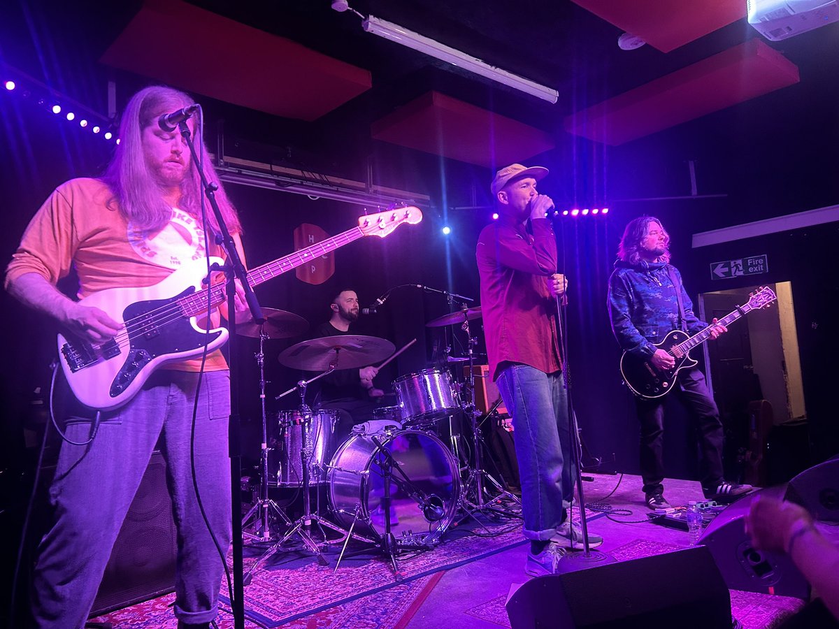 Lou Deveroooo tweet media