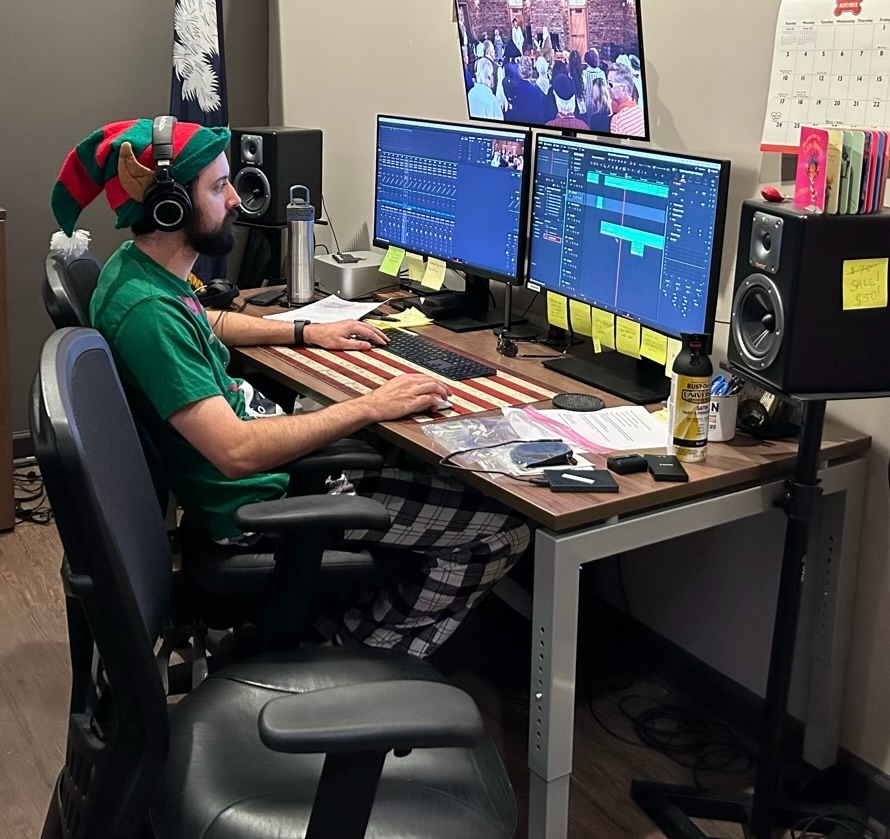 ZeroGravitySC's tweet image. Zero Gravity elves are already hard at work to make sure all sorts of Christmas video (and sound design) wishes come true this holiday season! #zerogravityvideo #zerogravity #filmmakerslife #lightscameraaction #behindthescenes #herestothecreatives