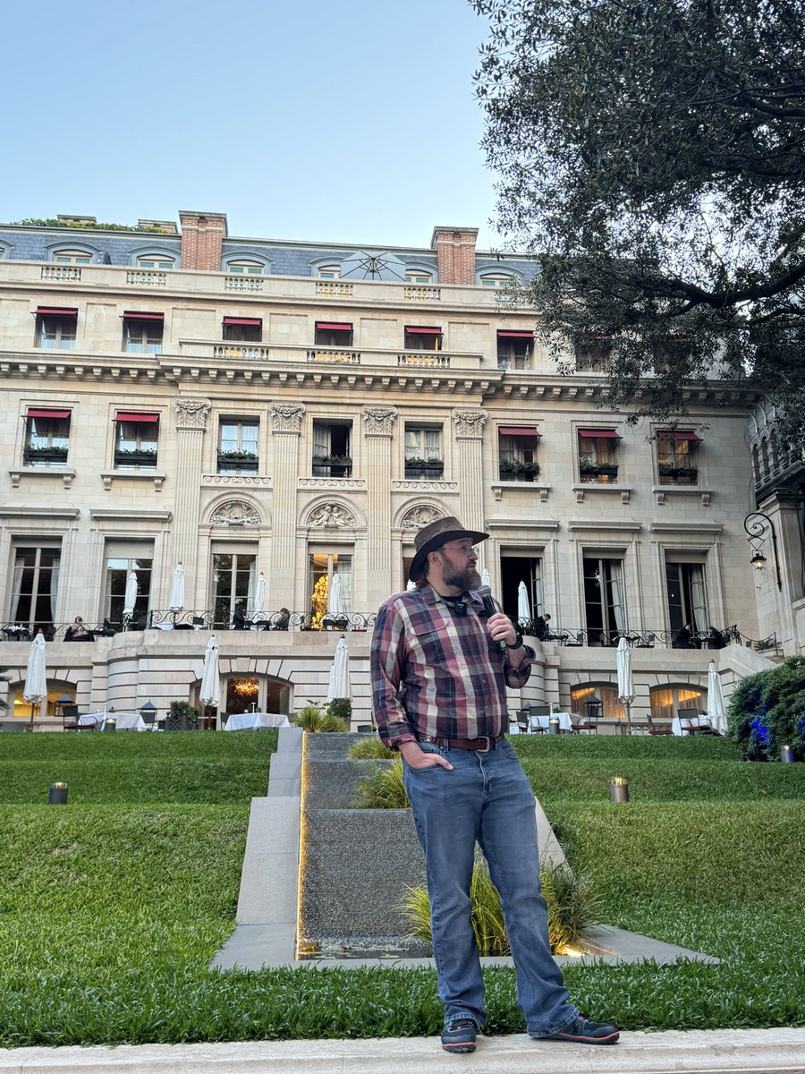 Charles (<a href="/IOHK_Charles/">Charles Hoskinson</a>) himself welcomes all the citizens of the world and the constitutional delegates. 🇦🇷