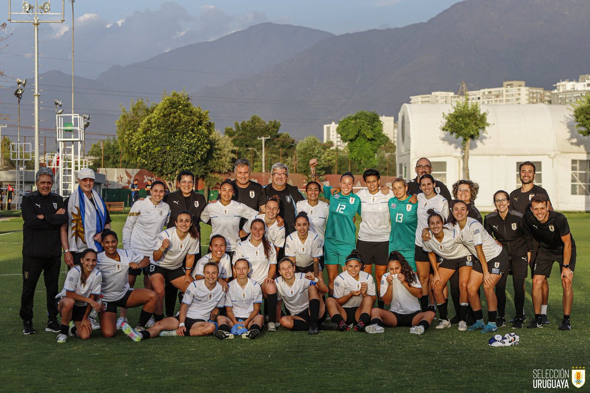 AUFfemenino's tweet photo. 👋🏼 𝗖𝗲𝗿𝗿𝗮𝗺𝗼𝘀 𝗹𝗮 𝗳𝗲𝗰𝗵𝗮 𝗙𝗜𝗙𝗔

El último del año fue con una gran victoria ante Chile. 

#ElEquipoQueNosUne https://t.co/m62Ef1J9ai