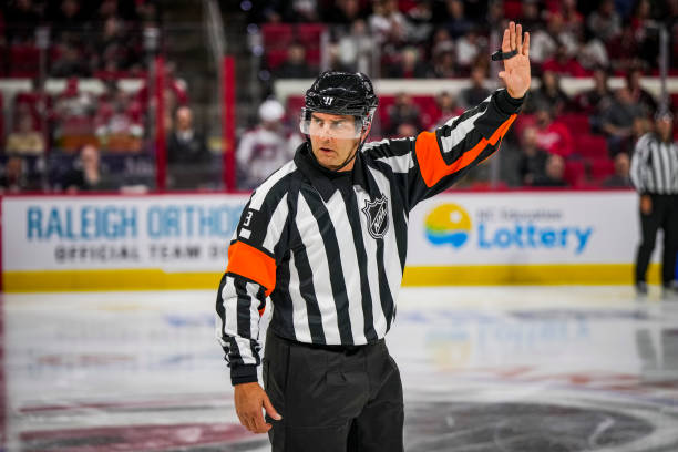 ScoutingTheRefs's tweet photo. Welcome back Francois St. Laurent #8!  He's working his first game since October 21, skating at #SEAvsCAR with referee Francis Charron #6 and linesmen David Brisebois #96 and Julien Fournier #56 
https://t.co/zLt0eWrW7L 
#SeaKraken #RaiseUp #SEAvsCAR  #NHL https://t.co/JaRYMmiw3Z