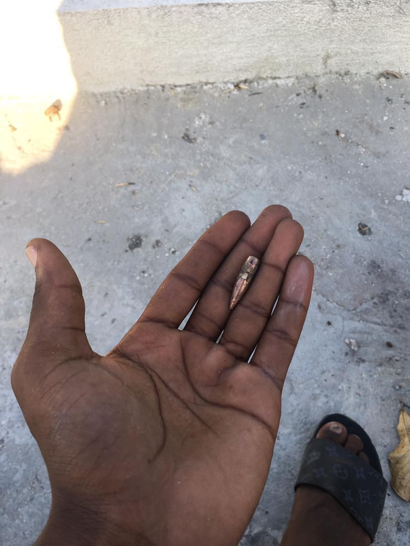 Alerte24info's tweet image. Dènye evènman vyolans yo nan rejyon metwopolitèn lan bay yon ogmantasyon tèt chaje nan kantite moun k ap viktim anba bal mawon. Li rekòmande pou n fè pridans nan nivo n kapab pou pwoteje tèt nou. #Alerte24 #ensekirite