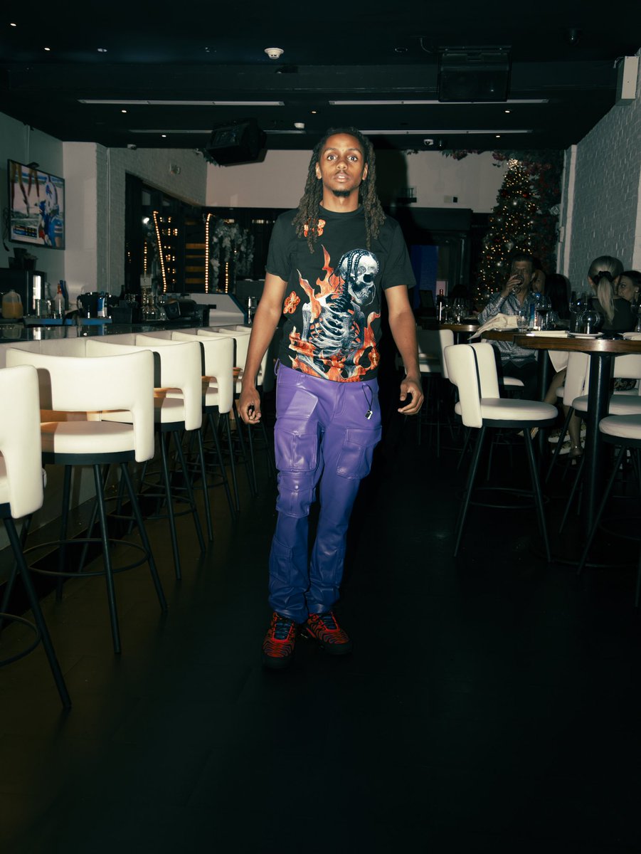 _kingjenjan's tweet photo. Cheers to 25 ๐ฅ & when it comes to this money I plan on stacking up 25 plus about 7 zeros #LLJanet #DripWithoutDesigner https://t.co/84LjAHqE1e
