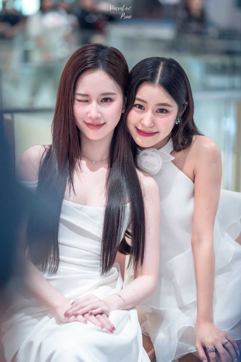 VincentPrae's tweet photo. นางฟ้าคนสวยนี่

@janeeeyeh @Ciize155cm
#SRICHANDINSKINevent 
#SRICHANDINSKIN 
#CiizeRutricha #ciizezphr 
#janeeyeh https://t.co/Ce9b6zBzhE