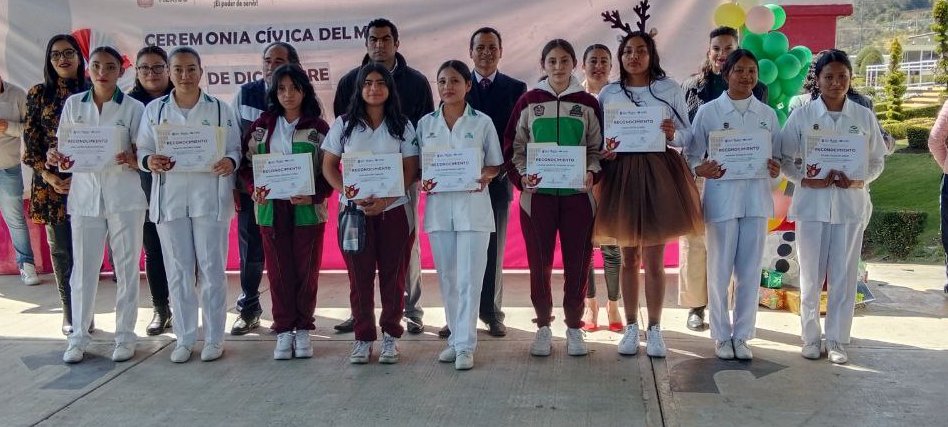 CemVillaVict's tweet photo. Ceremonia cívica del mes de #diciembre. Reconociendo a estudiantes por sus logros en diversas convocatorias: Lobos abrazando la interculturalidad, Lobos en acción y Muerte viva.
¡La institución educativa se siente orgullosa!
#ApasionadamenteCONALEP
#OrgullosamenteCONALEP https://t.co/E7z39zhjV6