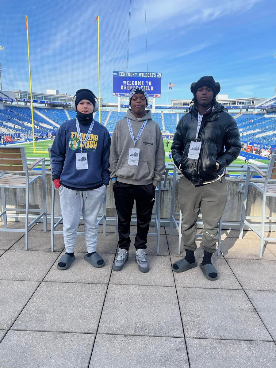 RileyYork0's tweet photo. 💙🤍💙 @UKFootball @Hunter_DeNote @ONEWAYINC1 @HHrecruits @briannixalcoa @GS7on7FB @JalanSowell https://t.co/K3pKwXym5U