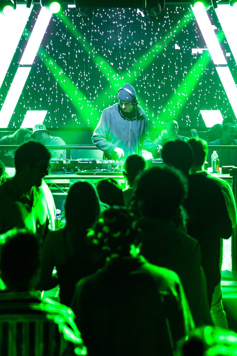 officialzona_'s tweet photo. Back in action last Friday at @VICEseattle opening for @picklesounds 🥒 https://t.co/lsBQvzepNI