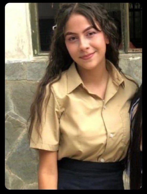 AlfredoARamos's tweet photo. Leer esta carta de esta niña de 16 años,prisionera política de maduro,donde le expresa a su madre el dolor,el sufrimiento y la tristeza por la que atraviesa,nos parte el corazón.Cada palabra,cada frase,expresa el dolor de una familia destrozada por unos seres crueles e inhumanos https://t.co/xEweA1DOPo