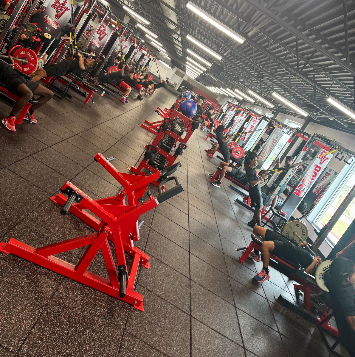 Del Valle Football tweet media