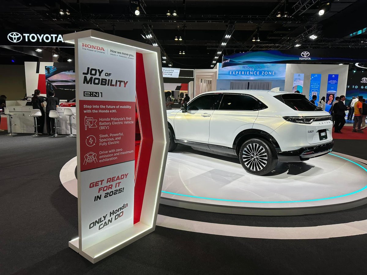 Soya_Cincau's tweet image. #Honda is set to launch #EV in Malaysia in 2025!

The first confirmed model is the Honda e:N1 electric SUV which is making its Malaysian debut at #KLIMS2024.

soyacincau.com/tag/ev/