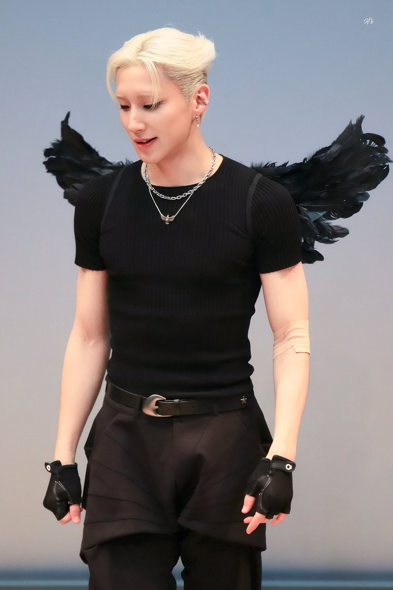 WHITE or BLACK 
천상계 종업

White Gaia                               Black Angel 
<a href="/LUNAMOON0206/">LUNAMOON</a>           <a href="/uppie_rang/">랑</a>