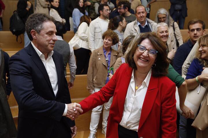 Desde la EURLE queremos felicitar a la catedrática de Derecho Financiero y Tributario, Amparo Navarro, por su triunfo en las elecciones al rectorado de la Universidad de Alicante 🏛️

Ejercerá como rectora de la institución académica los próximos seis años 👏