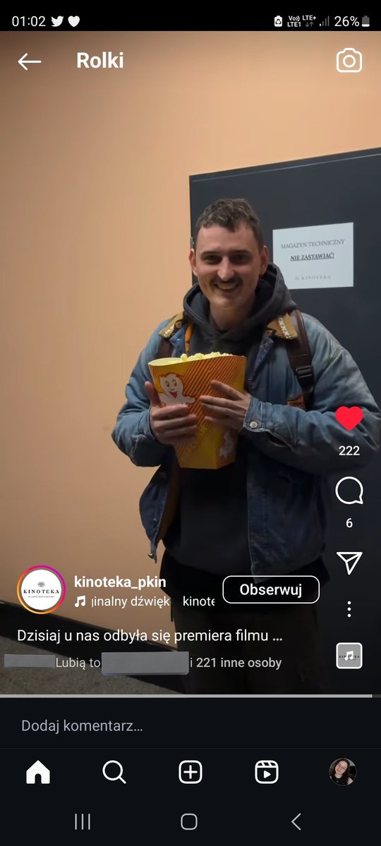 nadprzestrzen's tweet photo. Jaki słodziak 😭😭😭😭 popcorn dostał 😭😭😭 https://t.co/ijSajXzGPM