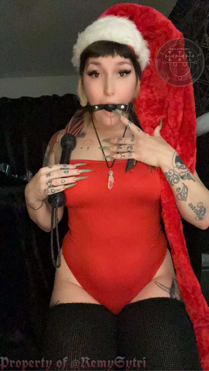 I know I’ve been bad this year, are you gonna cum and whip me like Krampus? 😈

🌶️🔗⬇️🔗⬇️🔗🌶️